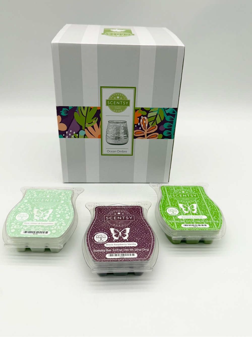 Scentsy Warmer Ocean Ombre Blue Retired & 3 Scentsy Wax Bars New